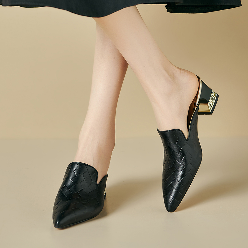Elegant Women's Closed Toe Mid Heel Slippers with Color Block and Metal Accents - Image 4