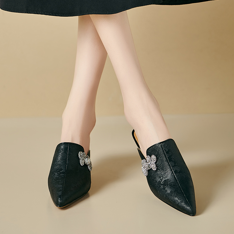 Elegant Women's Closed Toe Slippers with Rhinestone and Metal Accents - Image 3