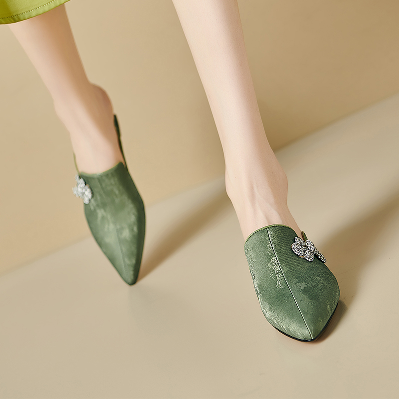 Elegant Women's Closed Toe Slippers with Rhinestone and Metal Accents - Image 4