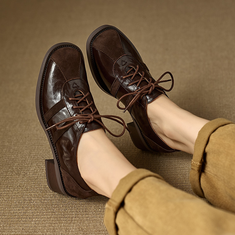 Women's Leather Loafers with Lace-Up and Chunky Heel - Image 3